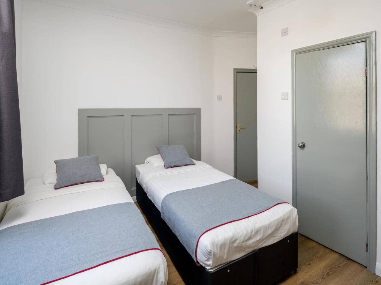 Oyo Kings Hotel London Exterior photo