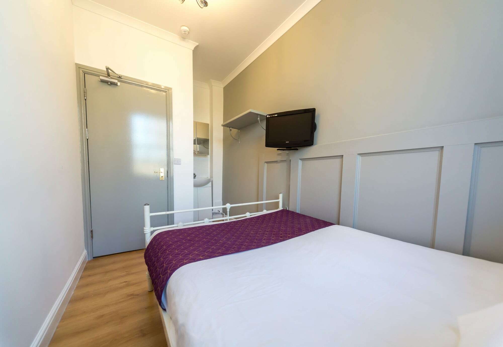 Oyo Kings Hotel London Exterior photo
